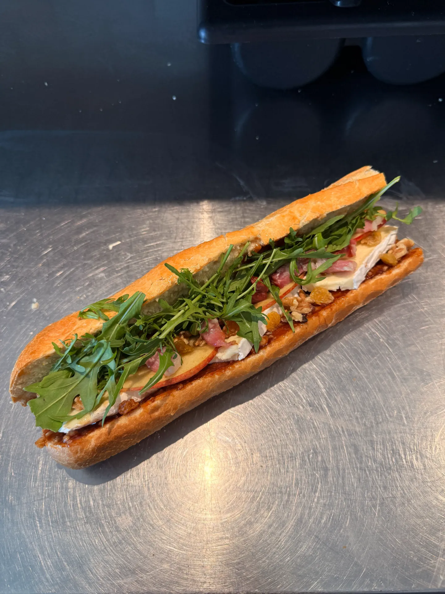 Le fromage est battu : BRIE (Normal (1/2 baguette), Baguette blanche, Miel)