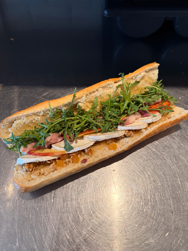 Le fromage est battu : CHÈVRE (Normal (1/2 baguette), Baguette blanche, Miel)